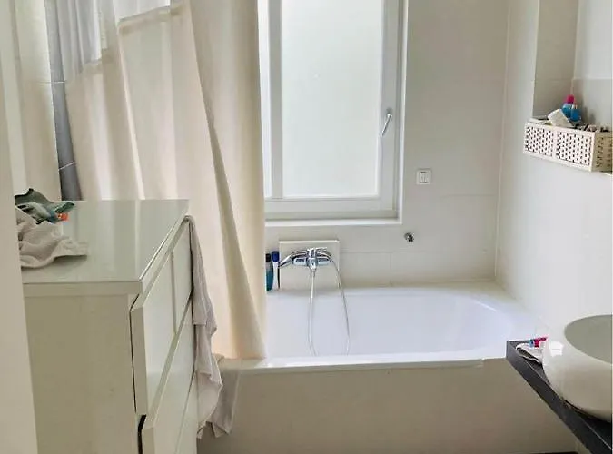 Ganzes Haus Nahe Messe Und Nur 15 Min Zentrum-hannover - Including Parking - Wlan - Komplett Ausgestattet - 3 Schlafraeume - Whole Near Fair - And Only 15 Min Centre Of - 3 Bed - Highwlan - With Working Places - Garden * Ανόβερο