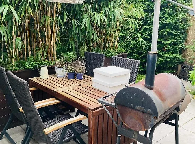 Ganzes Haus Nahe Messe Und Nur 15 Min Zentrum-hannover - Including Parking - Wlan - Komplett Ausgestattet - 3 Schlafraeume - Whole Near Fair - And Only 15 Min Centre Of - 3 Bed - Highwlan - With Working Places - Garden