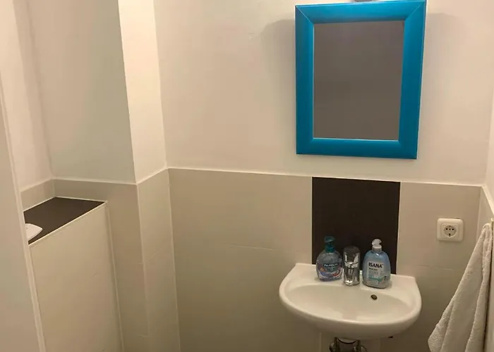 Ganzes Haus Nahe Messe Und Nur 15 Min Zentrum-hannover - Including Parking - Wlan - Komplett Ausgestattet - 3 Schlafraeume - Whole Near Fair - And Only 15 Min Centre Of - 3 Bed - Highwlan - With Working Places - Garden Hannover